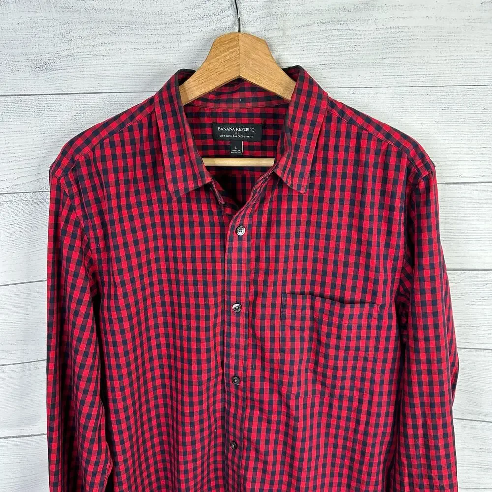 Banana Republic Mens size Large Tailored Slim Fit Button Down Gingham Shirt Red